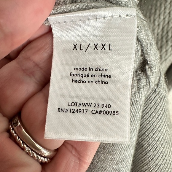 WEWOREWHAT XL/XXL Varsity woman grey cable knit soft quiet luxury cardigan - Picture 11 of 16